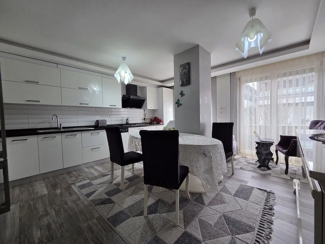 Fitted kitchen